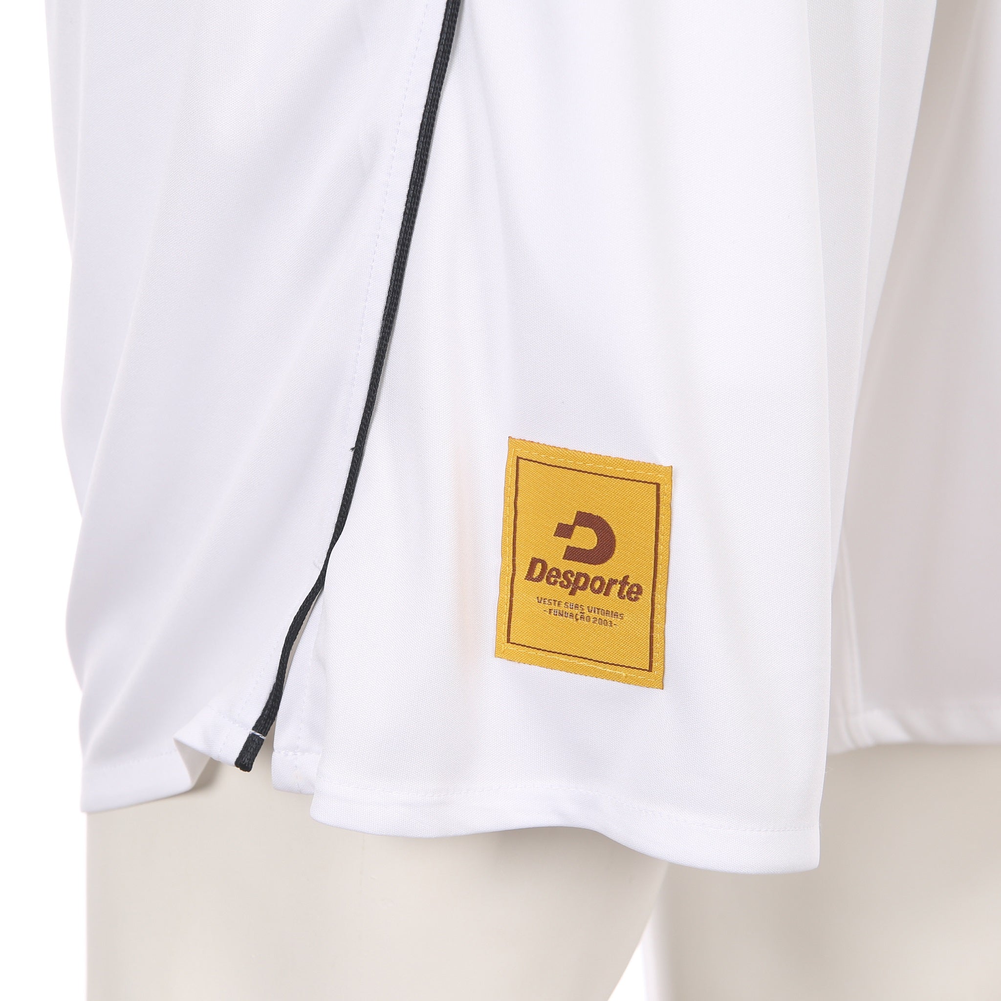 Desporte white futsal practice shorts DSP-BPSP-34 logo tag