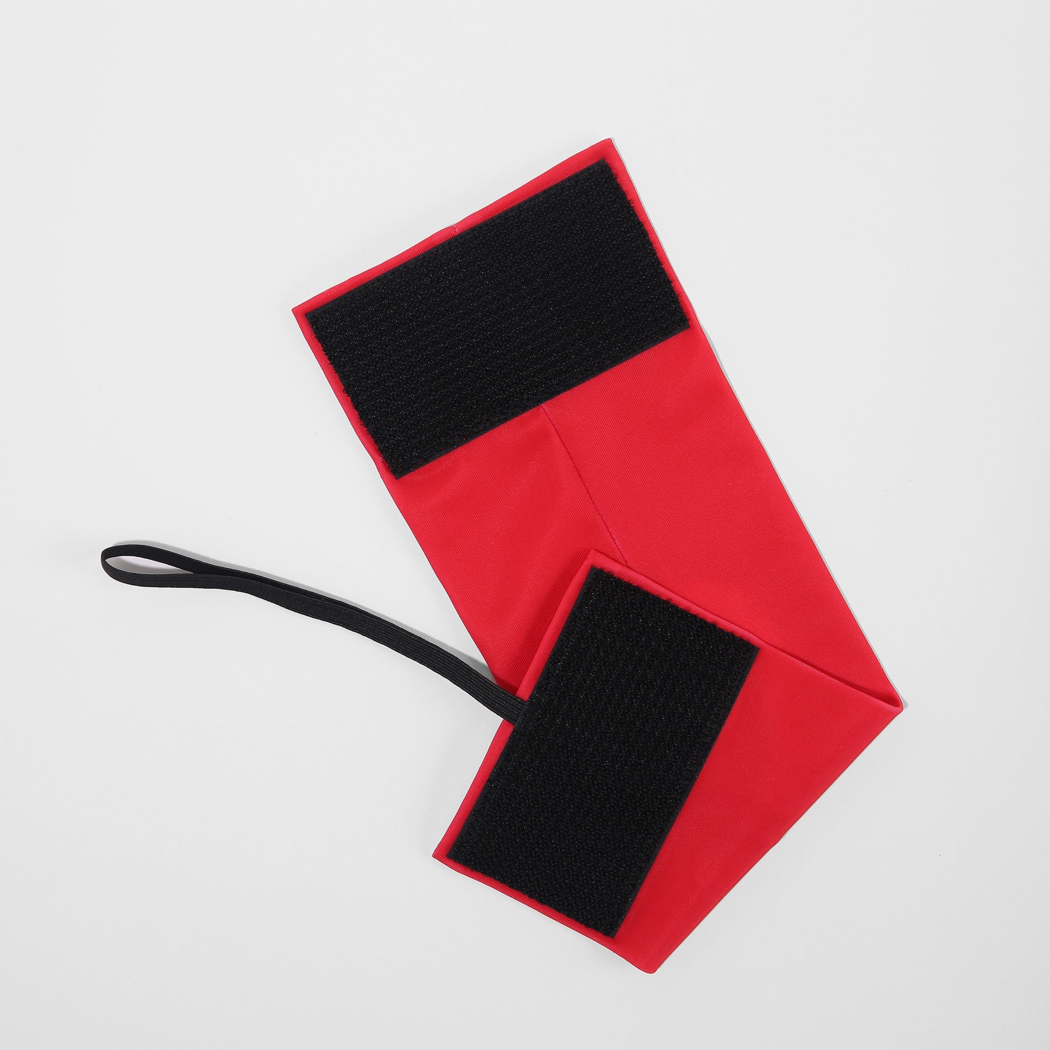 Desporte red captains armband with a velcro strap and elastic cord for perfect fit