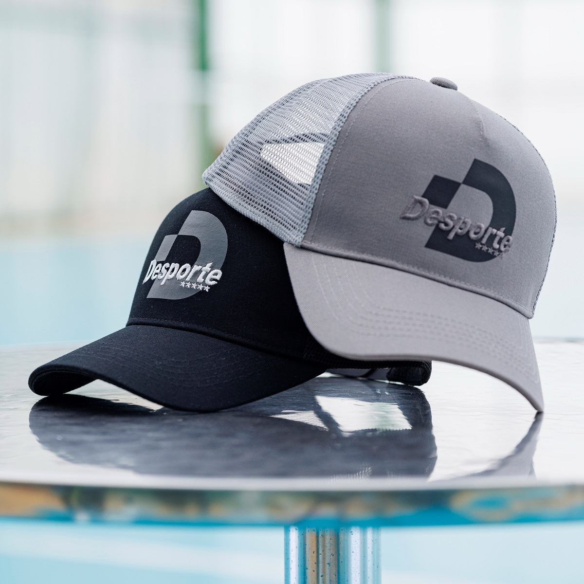 Desporte mesh snapback hats in gray and black colors
