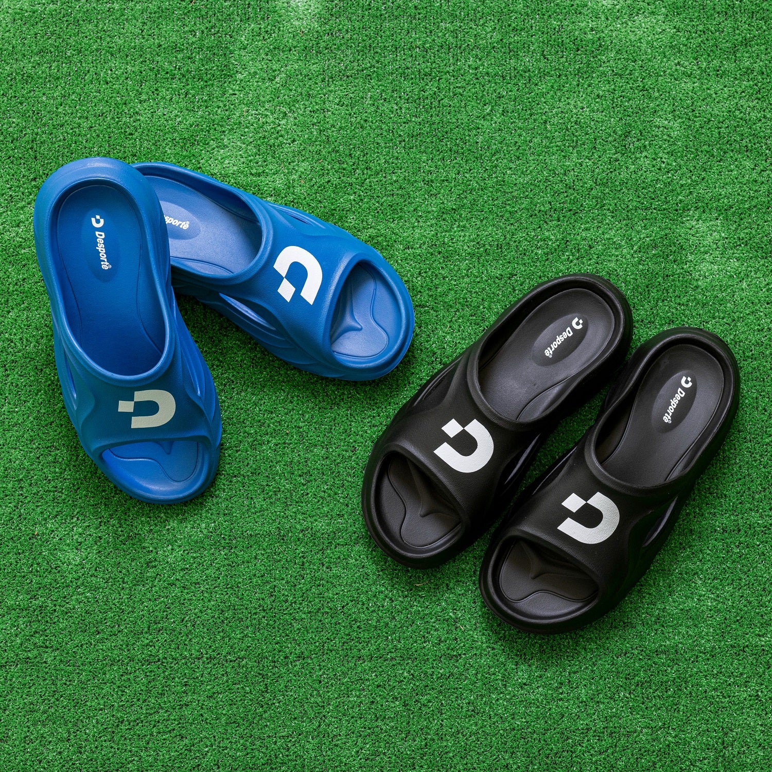 Desporte recovery sandals in blue and black colors